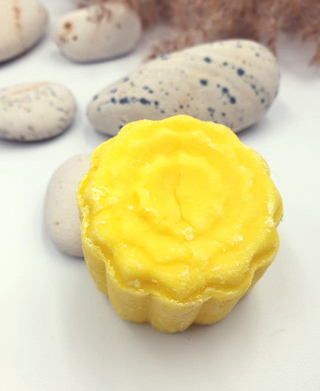 Gelbes festes Shampoostück